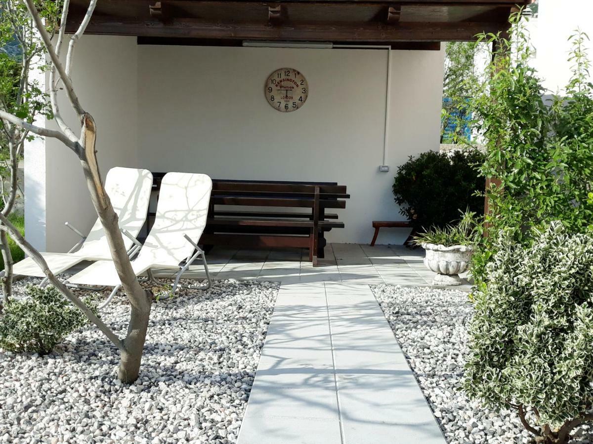 Villa Mihaela - Apartment Ana Cesarica Exterior foto